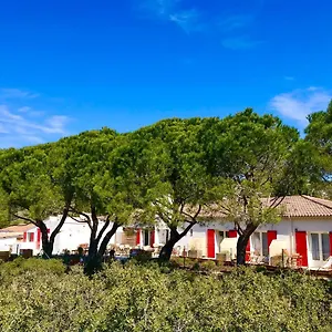 ** Hotel Les Volets Rouges - Francia