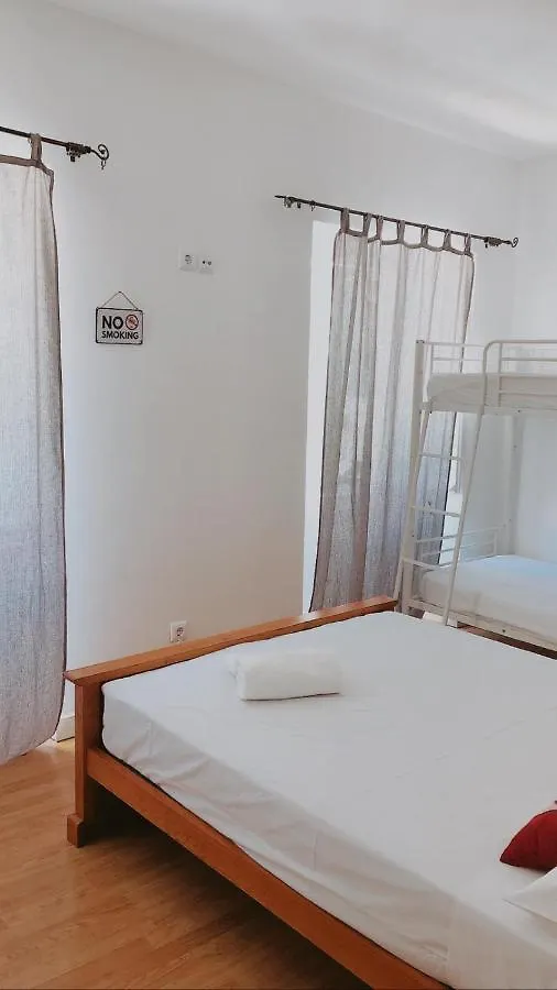 The Sun Hostel Vila Real de Santo António 0*,